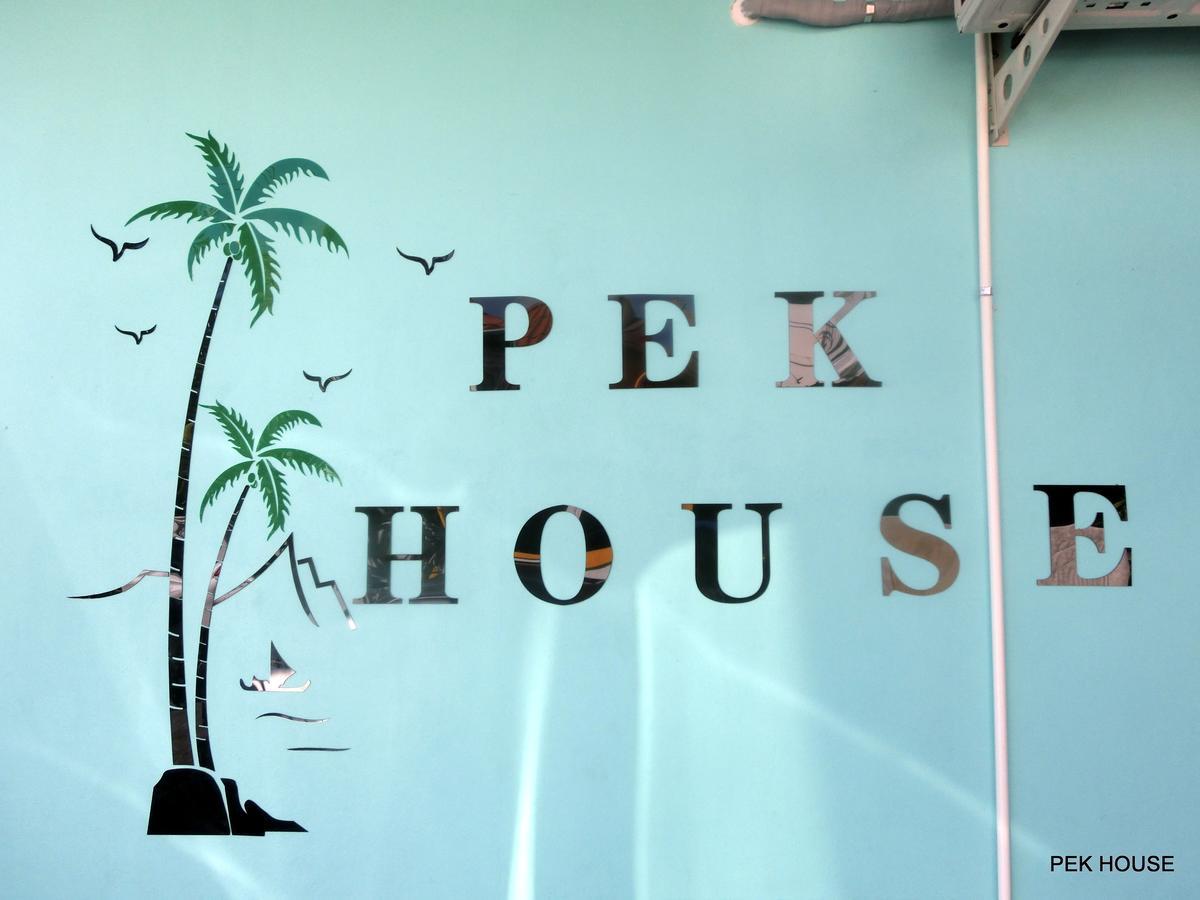 Apartmán Pek House Phuket Exteriér fotografie